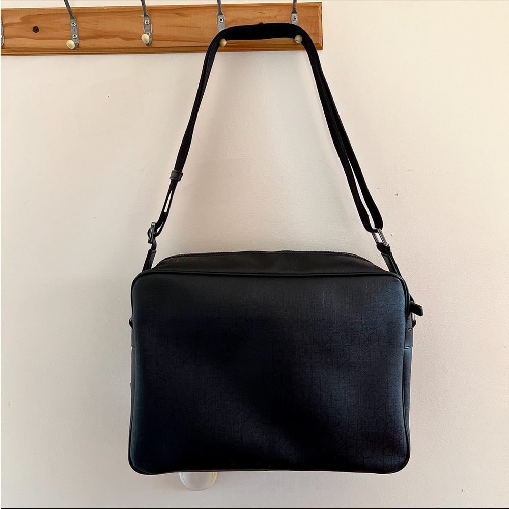 Calvin Klein messenger bag - Picture 4 of 11